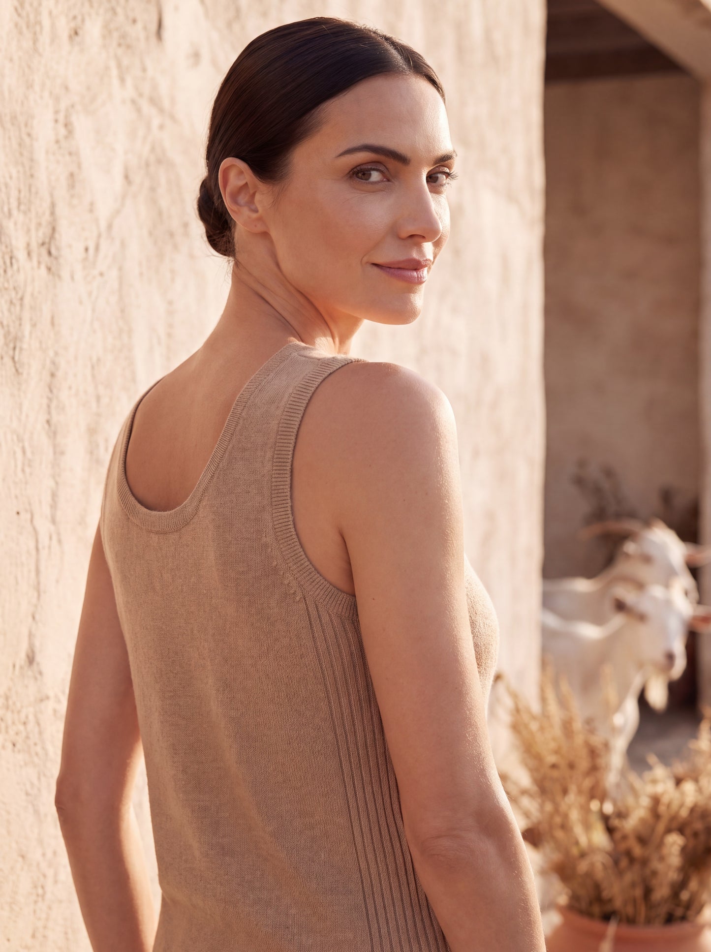 Alashan Undyed Cashmere Scoop Neck Tank Top - Side Ribbed Sleeveless Knit